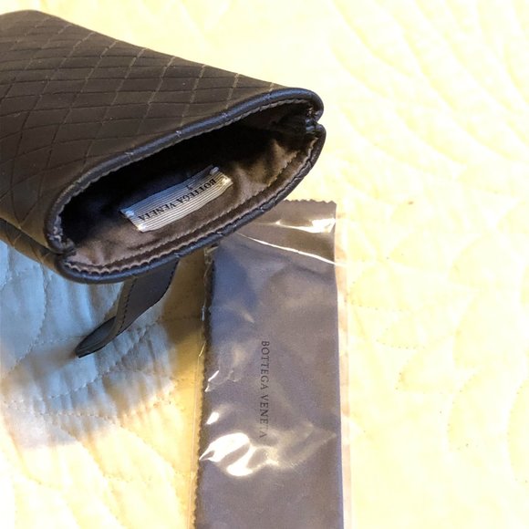 Bottega Veneta Woven Leather Sunglasses Case WIDE - Picture 7 of 8